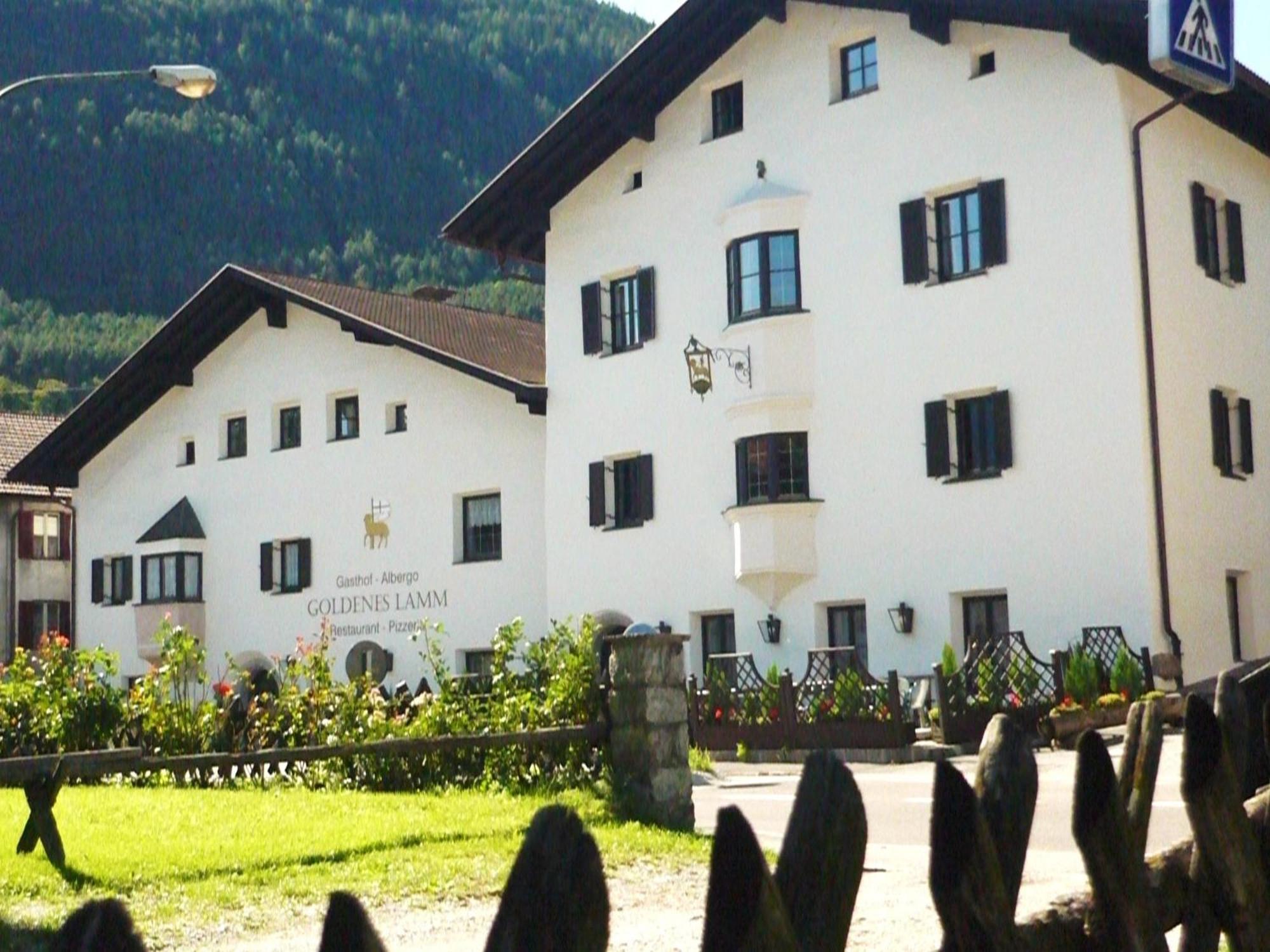 Gasthof Goldenes Lamm Vahrn 외부 사진